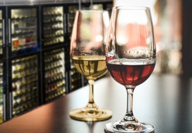 Why we should put red wines in the fridge and take white wines out